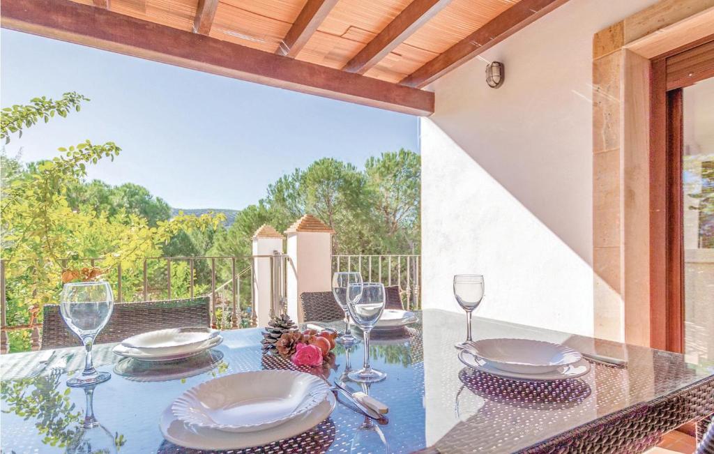 Amazing Home In Iznjar With 4 Bedrooms, Wifi And Private Swimming Pool photo 2