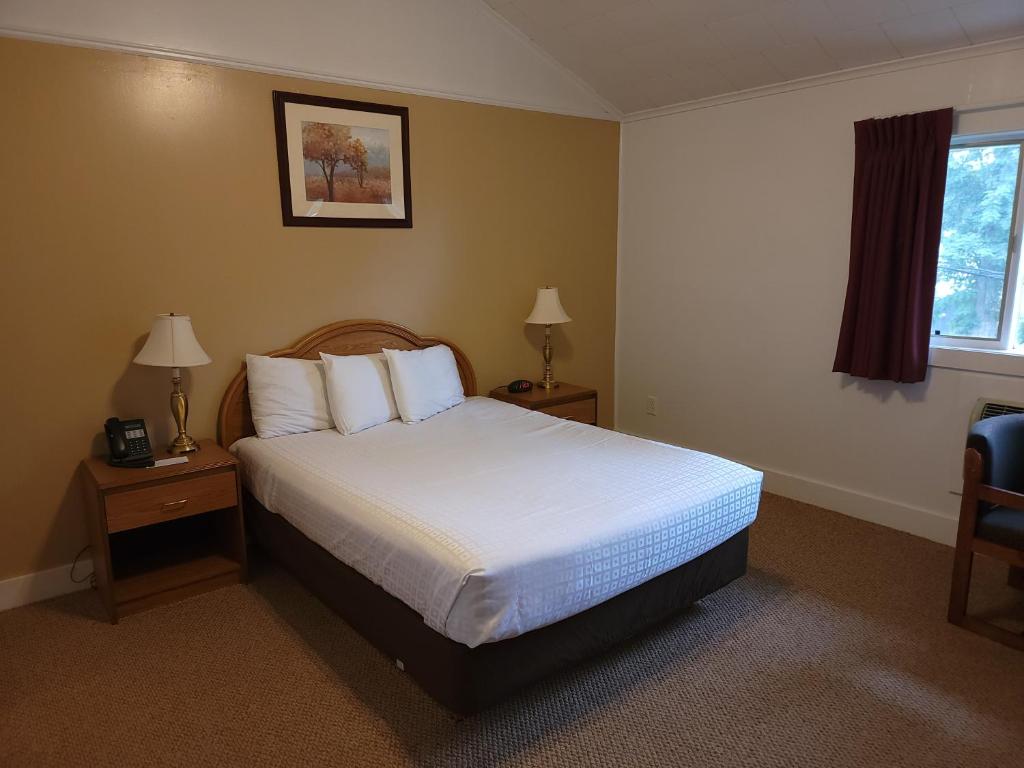 Hickory Grove Motor Inn - Cooperstown photo 4