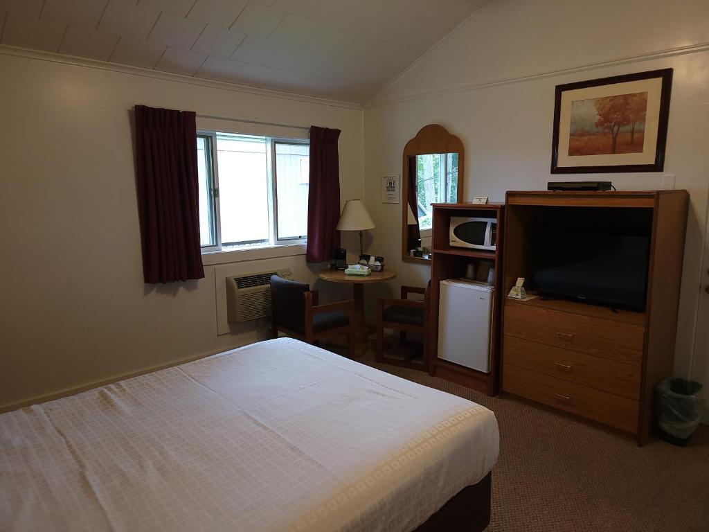 Hickory Grove Motor Inn - Cooperstown photo 3
