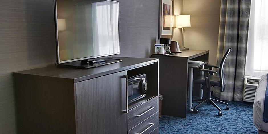 Holiday Inn Express Sidney, an IHG Hotel photo 2