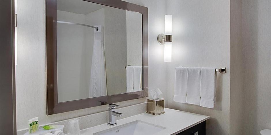 Holiday Inn Express Sidney, an IHG Hotel photo 3