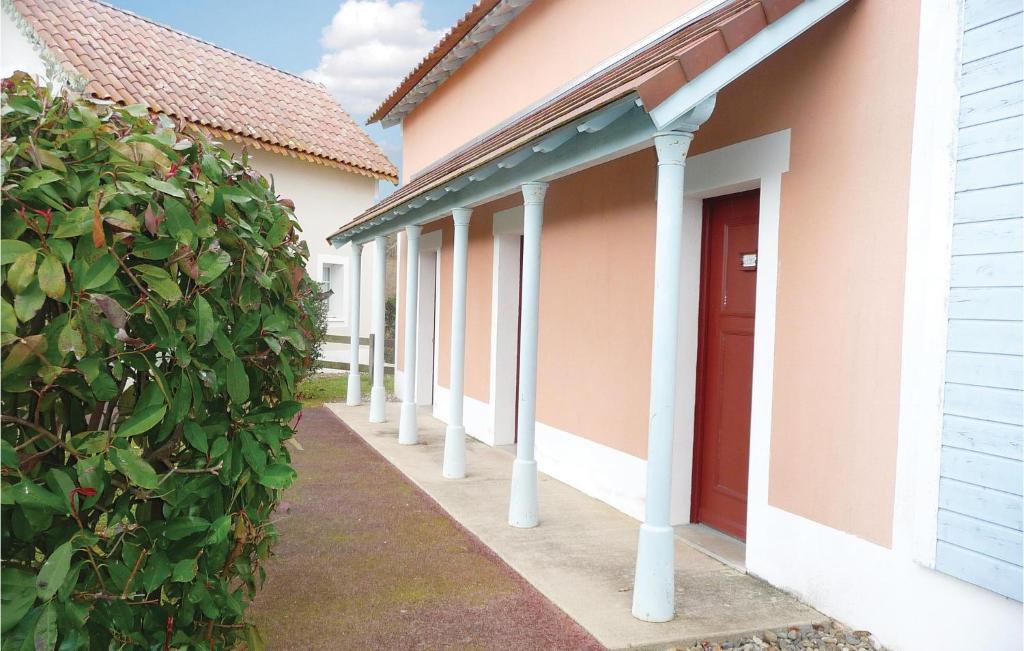 Nice Home In Marciac With 1 Bedrooms And Outdoor Swimming Pool photo 1