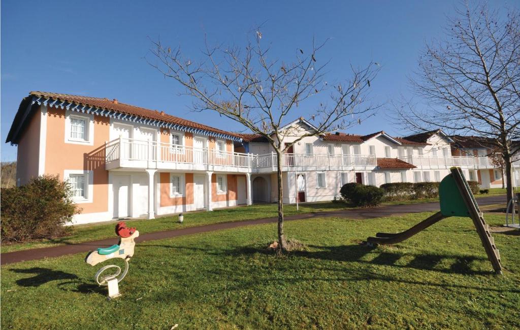 Nice Home In Marciac With 1 Bedrooms And Outdoor Swimming Pool photo 3