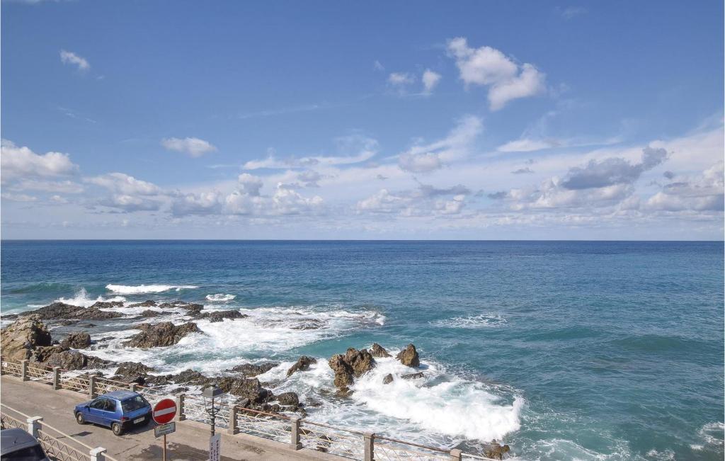 Amazing Home In Sangineto Lido With 6 Bedrooms, Wifi And Outdoor Swimming Pool photo 2