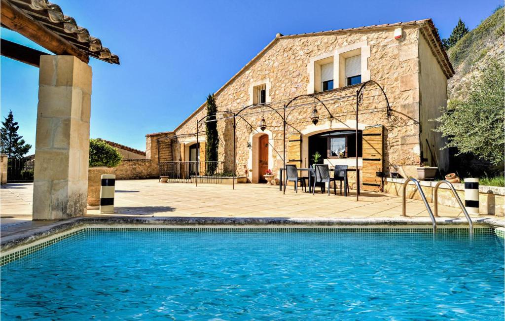 Amazing Home In Boulbon With 4 Bedrooms, Wifi And Outdoor Swimming Pool