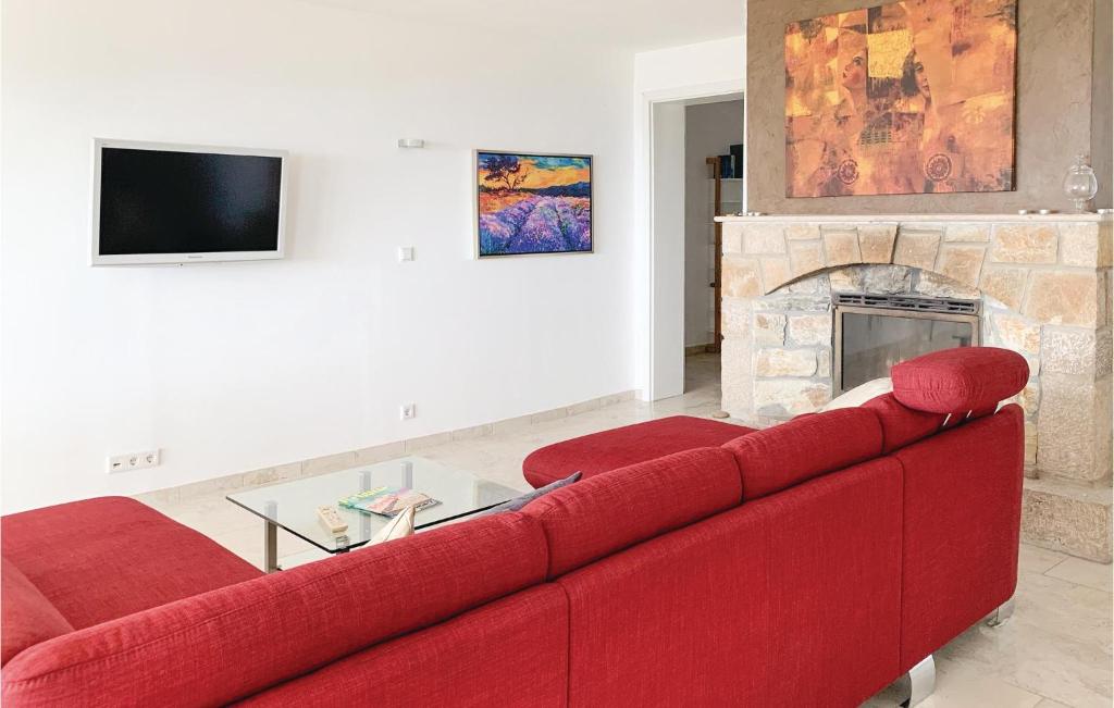 Beautiful Home In Seillans With 4 Bedrooms, Wifi And Outdoor Swimming Pool photo 1