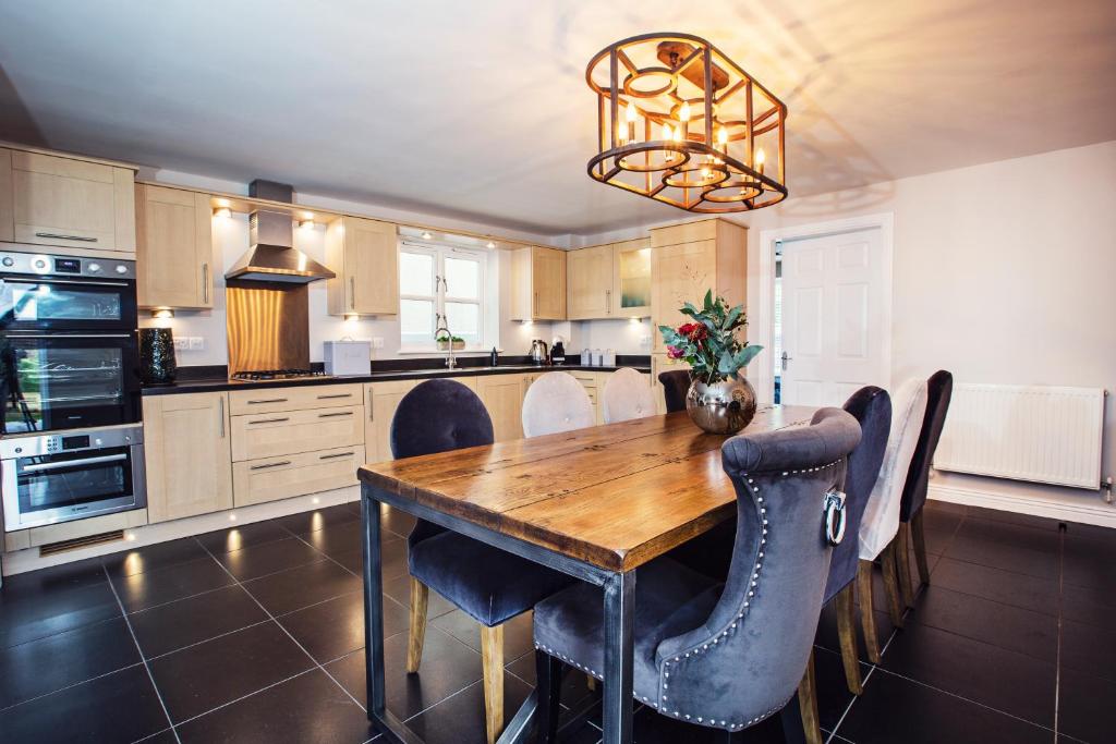 Larchfield Grange, Luxury House with Stunning Views photo 3