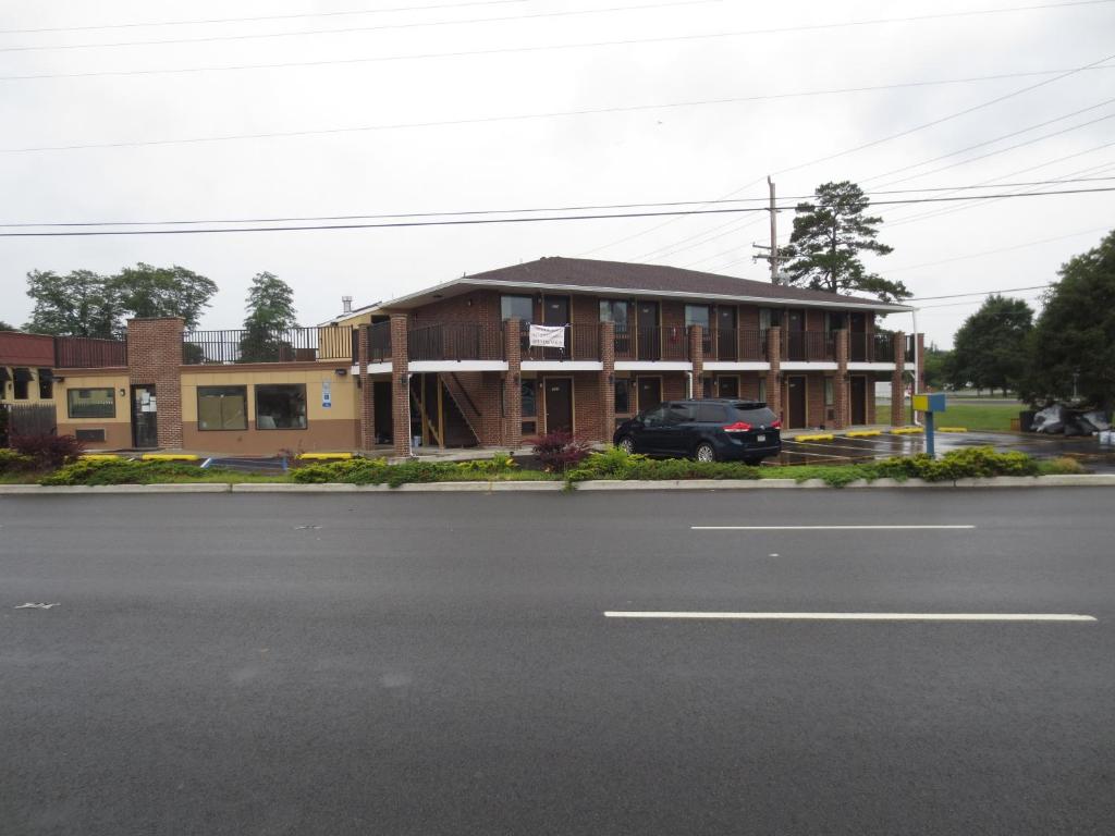 Brick Motor Inn image
