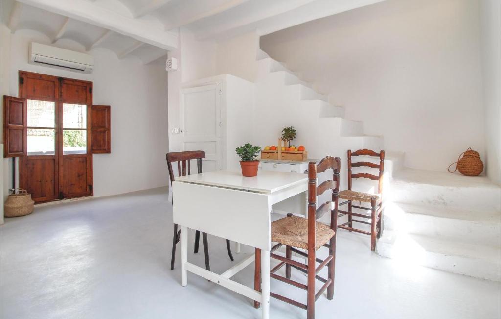 Beautiful Apartment In Altea With 1 Bedrooms And Wifi photo 4