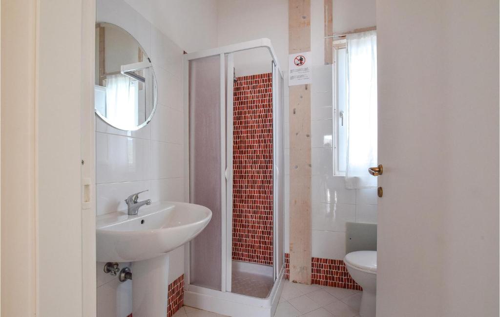 Awesome Home In Torrenova With 2 Bedrooms And Wifi photo 4