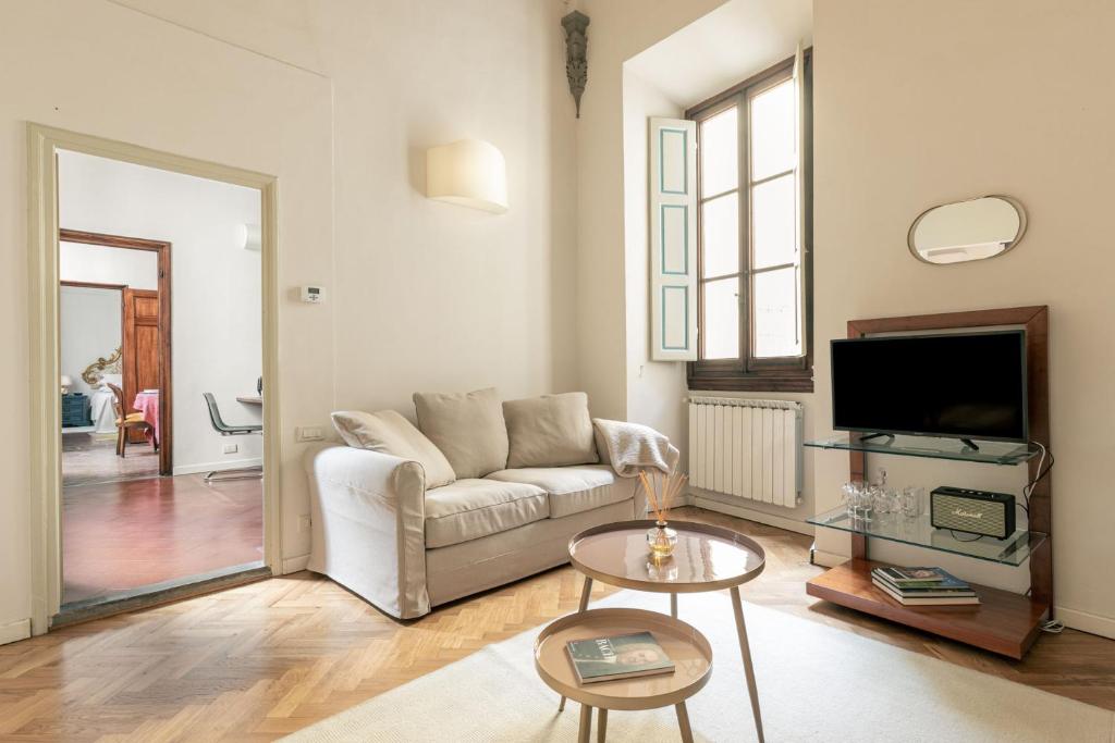 Palazzo Roselli Cecconi Apartments - Tap to explore photos