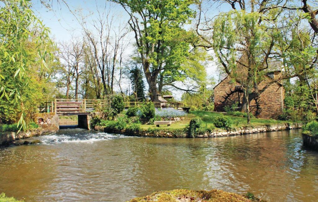 Nice Home In La Gacilly With 2 Bedrooms And Wifi photo 2