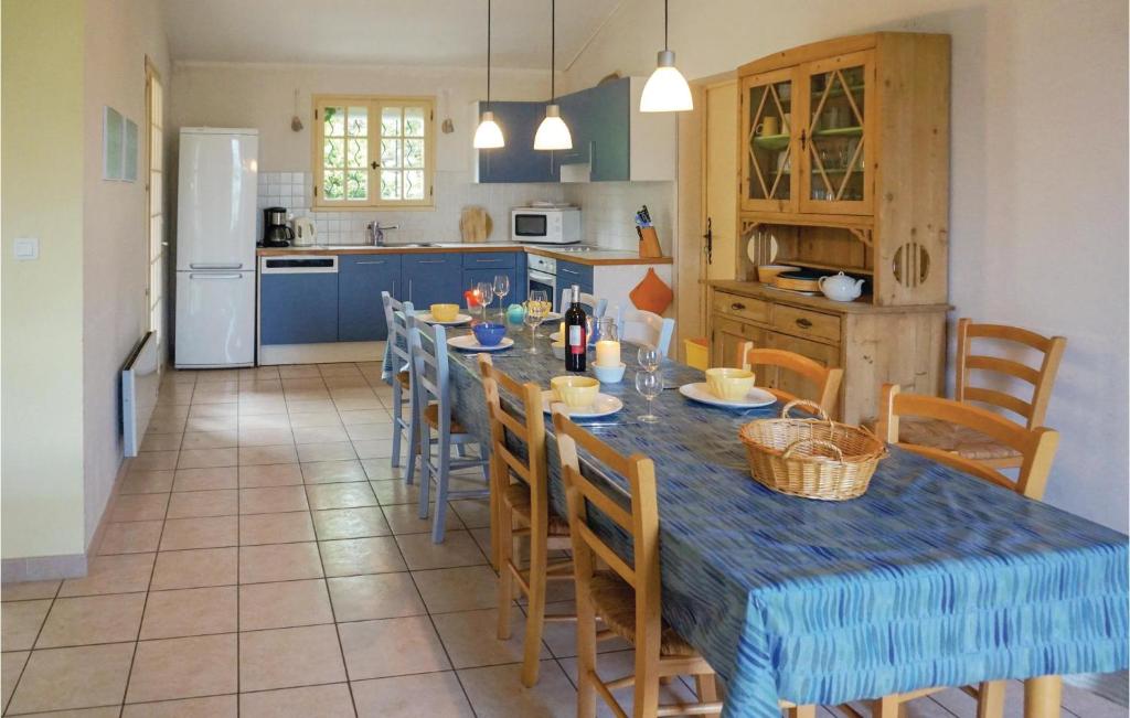 Nice Home In St Pons De Mauchiens With 4 Bedrooms, Wifi And Outdoor Swimming Pool photo 4
