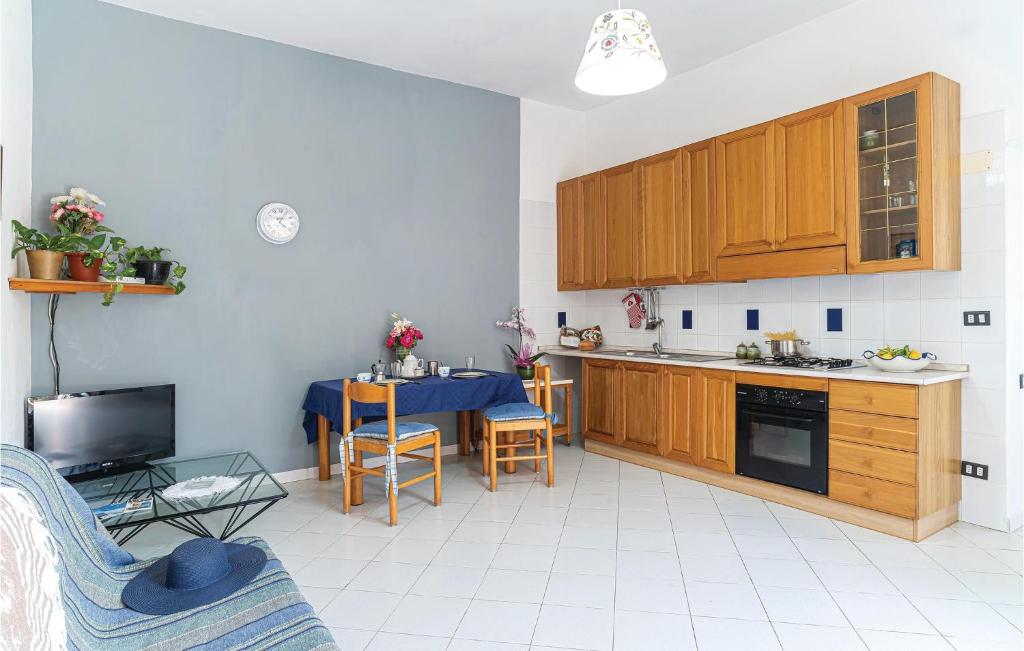 Nice Apartment In Castellabate Sa With 2 Bedrooms And Wifi photo 1