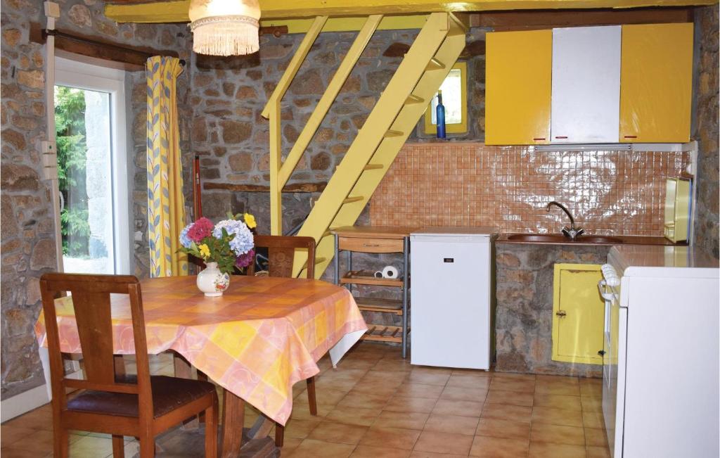 Amazing Home In Pleubian With 1 Bedrooms photo 4