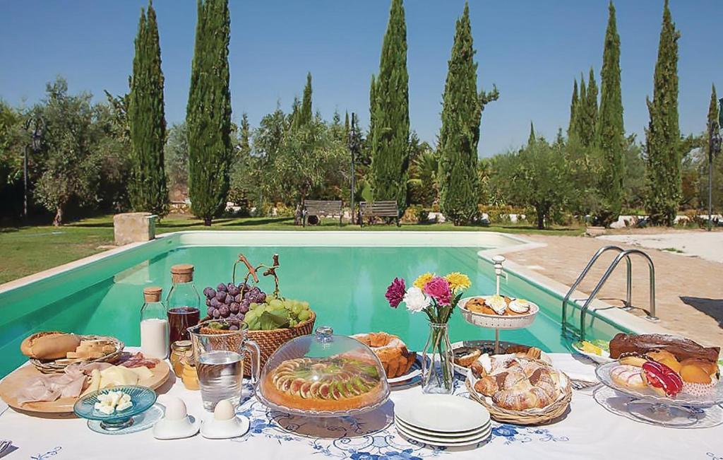 Beautiful Home In Chiaramonte Gulfi With Wifi, Private Swimming Pool And Outdoor Swimming Pool photo 4
