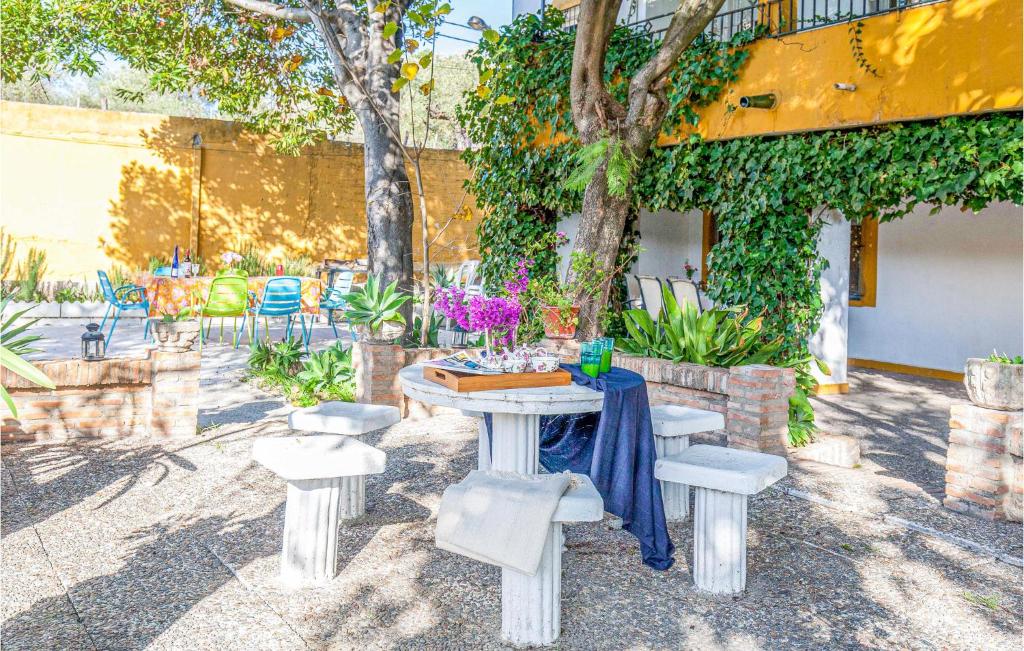 Nice Home In Tomares With 7 Bedrooms, Wifi And Swimming Pool photo 4