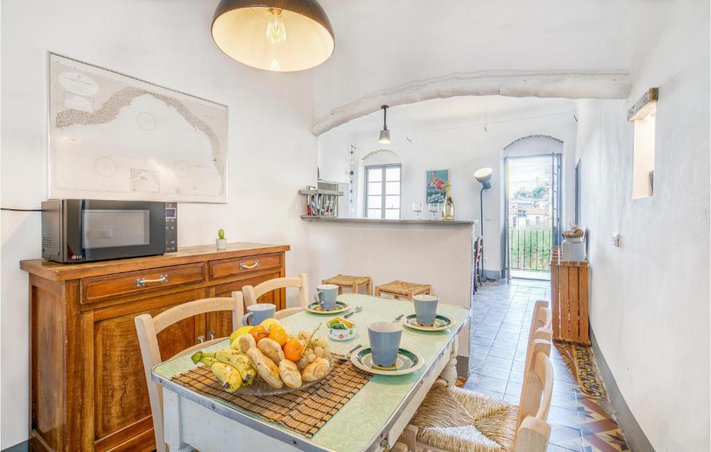 Stunning Apartment In Imperia With 3 Bedrooms And Wifi photo 2