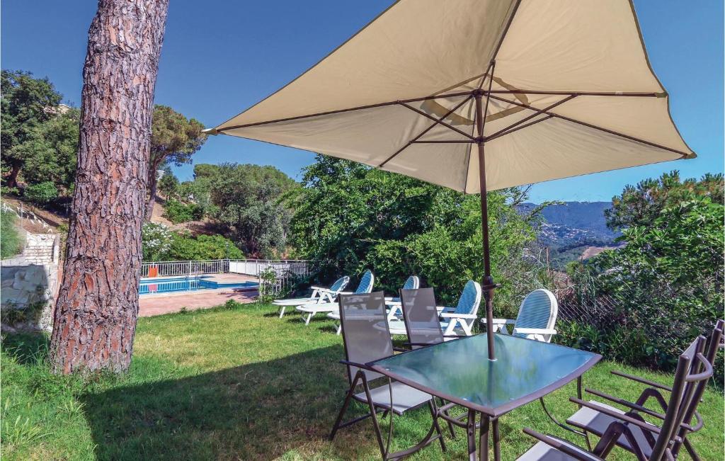 Amazing Home In St Cebria De Vallalta With 4 Bedrooms, Wifi And Outdoor Swimming Pool photo 4