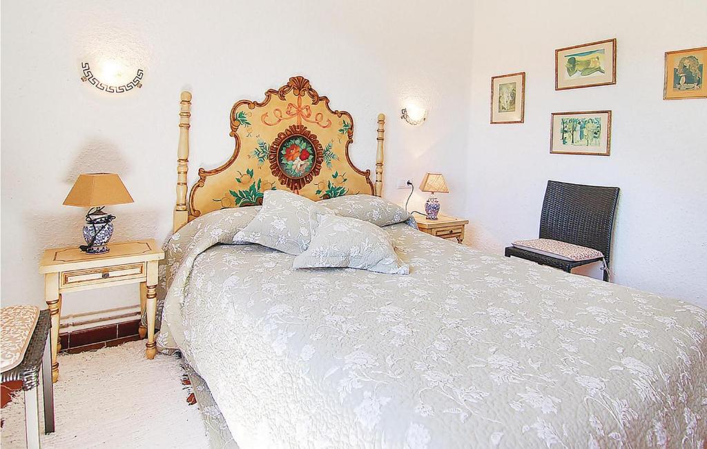 Beautiful Apartment In Palams With 3 Bedrooms, Wifi And Outdoor Swimming Pool photo 3