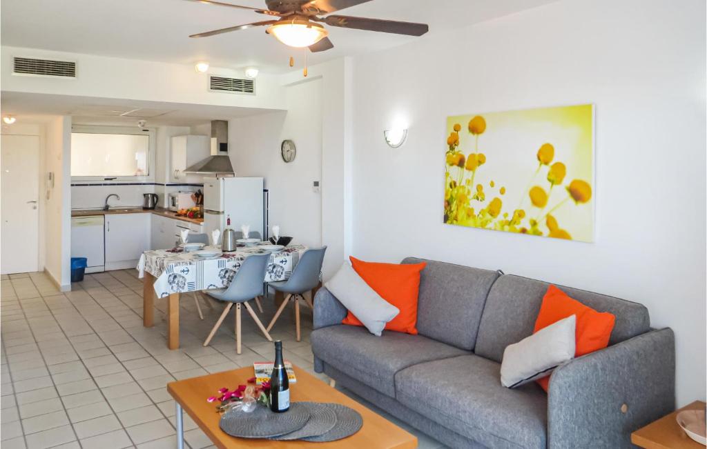 Nice Apartment In Orihuela Costa With Wifi, Outdoor Swimming Pool And Swimming Pool photo 2