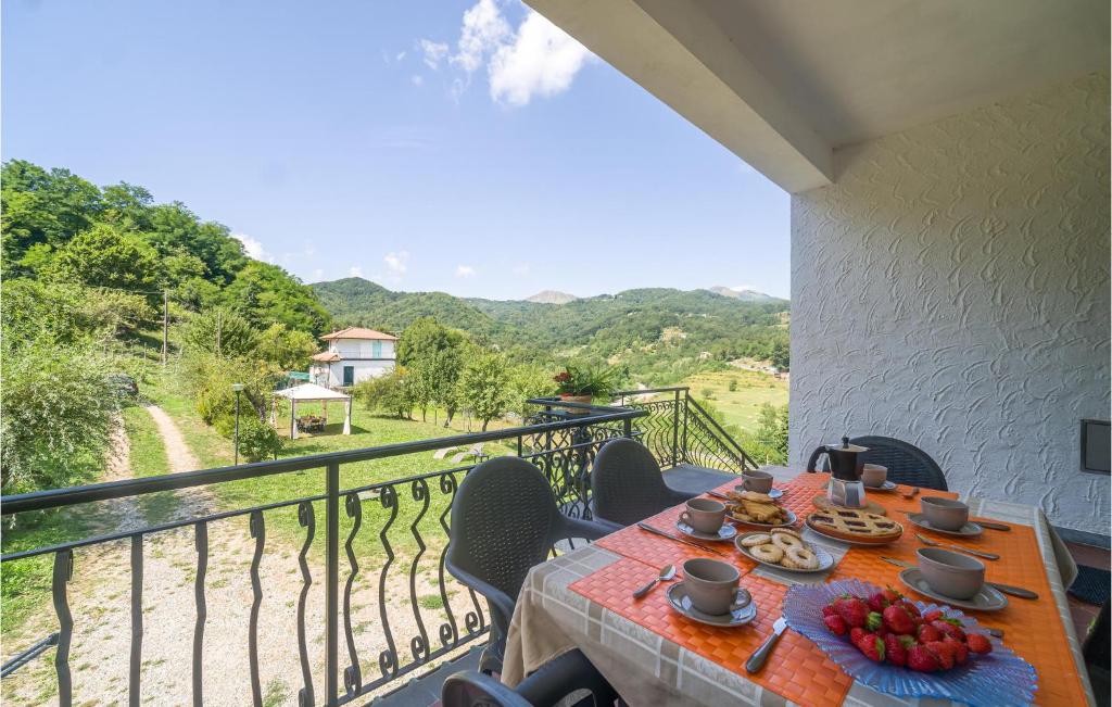 Nice Home In San Pietro Vara -sp- With 3 Bedrooms And Wifi photo 2