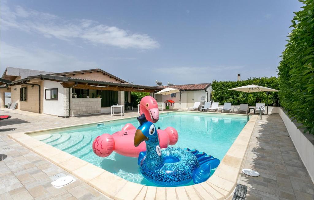 Nice Home In Punta Cirica With 4 Bedrooms, Wifi And Private Swimming Pool