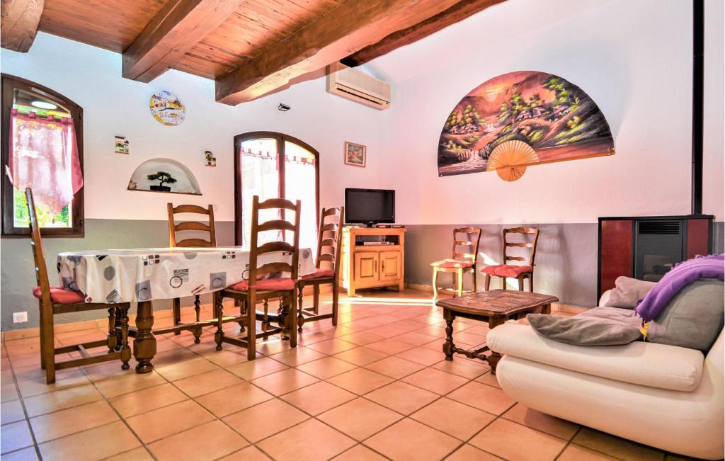Beautiful Home In Saint Ambroix With 3 Bedrooms And Wifi photo 2