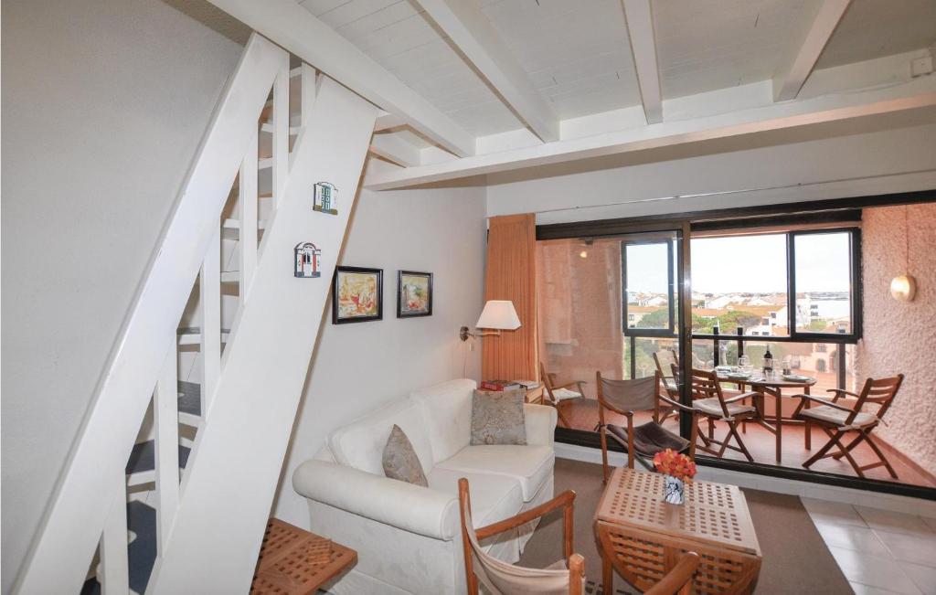 Beautiful Apartment In Le Barcares With 2 Bedrooms, Wifi And Outdoor Swimming Pool photo 1