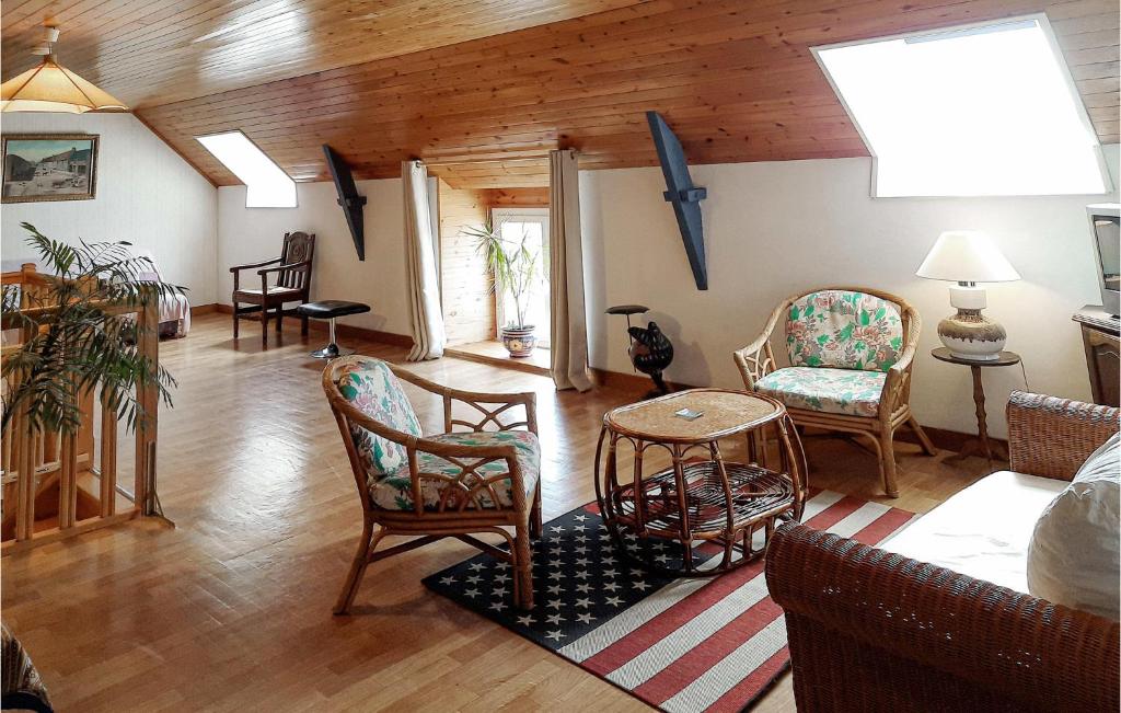 Stunning Home In Clohars Carnoet With 4 Bedrooms And Wifi photo 1
