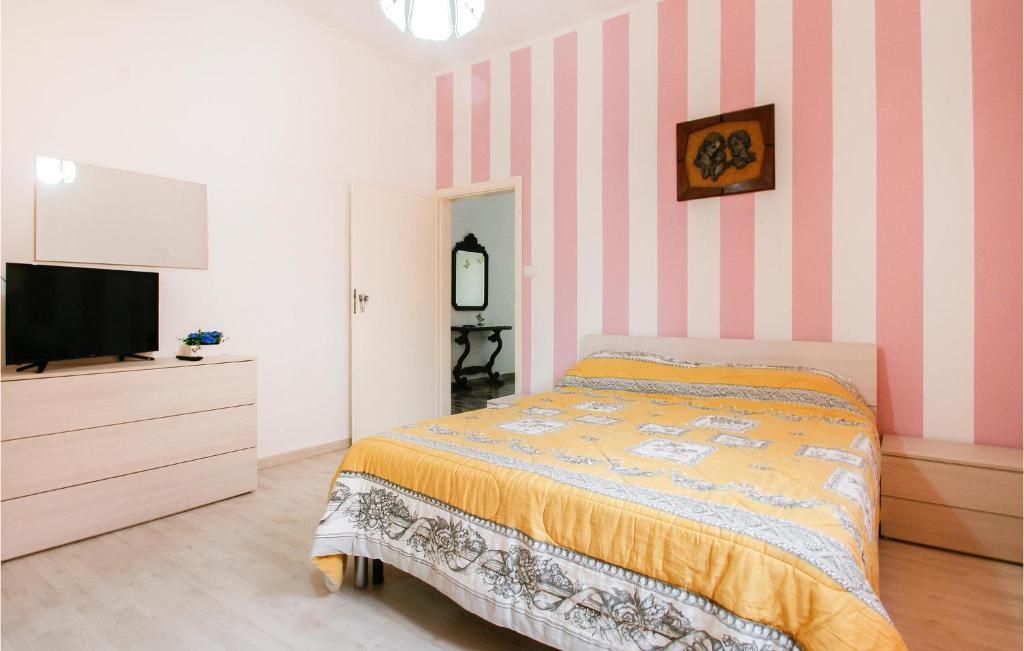 Awesome Apartment In Rimini With 2 Bedrooms And Wifi photo 1