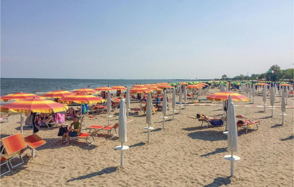 Awesome Apartment In Rimini With 2 Bedrooms And Wifi photo 2