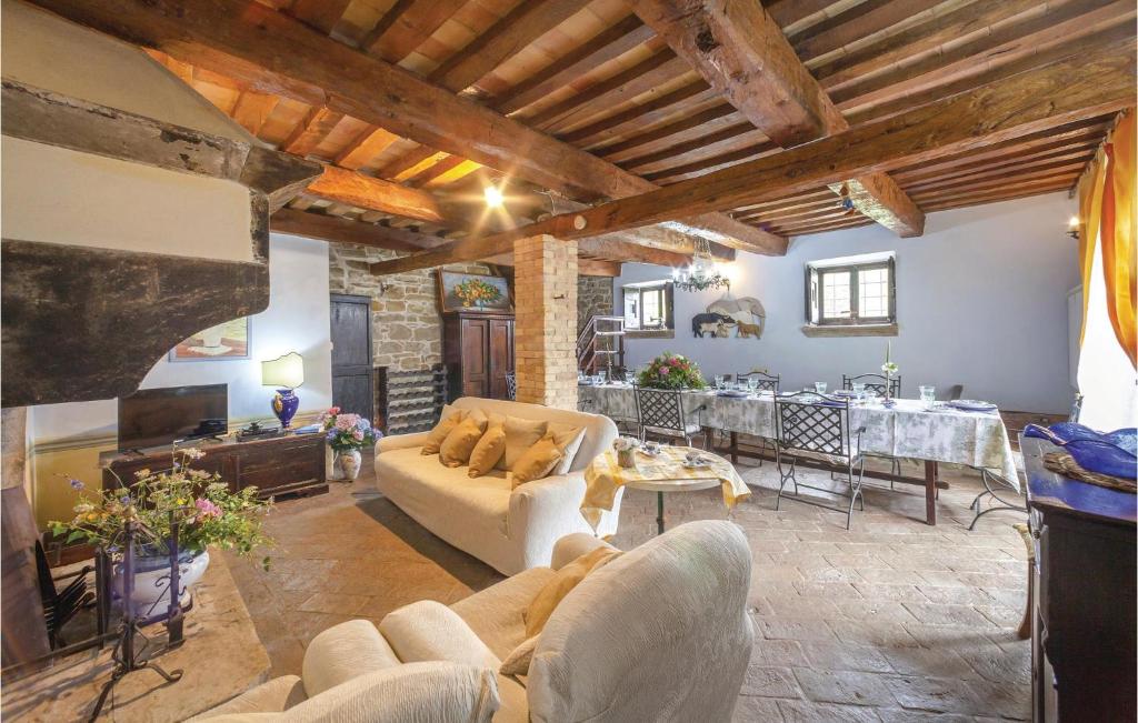 Amazing Home In Apecchio -pu- With 5 Bedrooms, Private Swimming Pool And Outdoor Swimming Pool photo 1