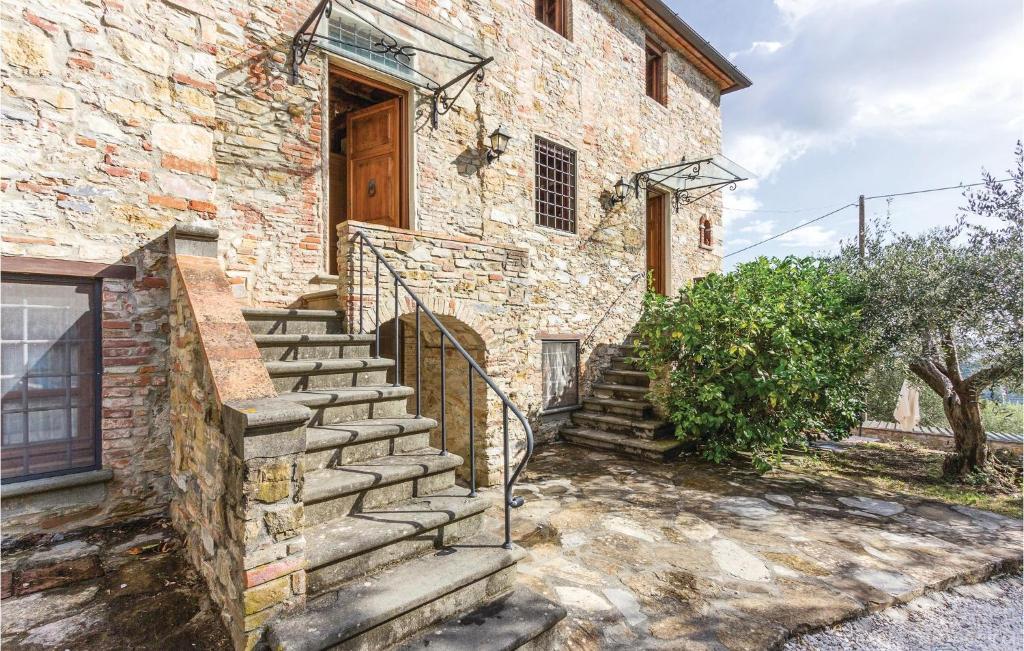 Awesome Home In Pieve A Elici -lu- With 4 Bedrooms And Wifi photo 2