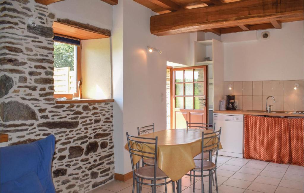 Amazing Home In Minihy Treguier With 1 Bedrooms And Wifi photo 3