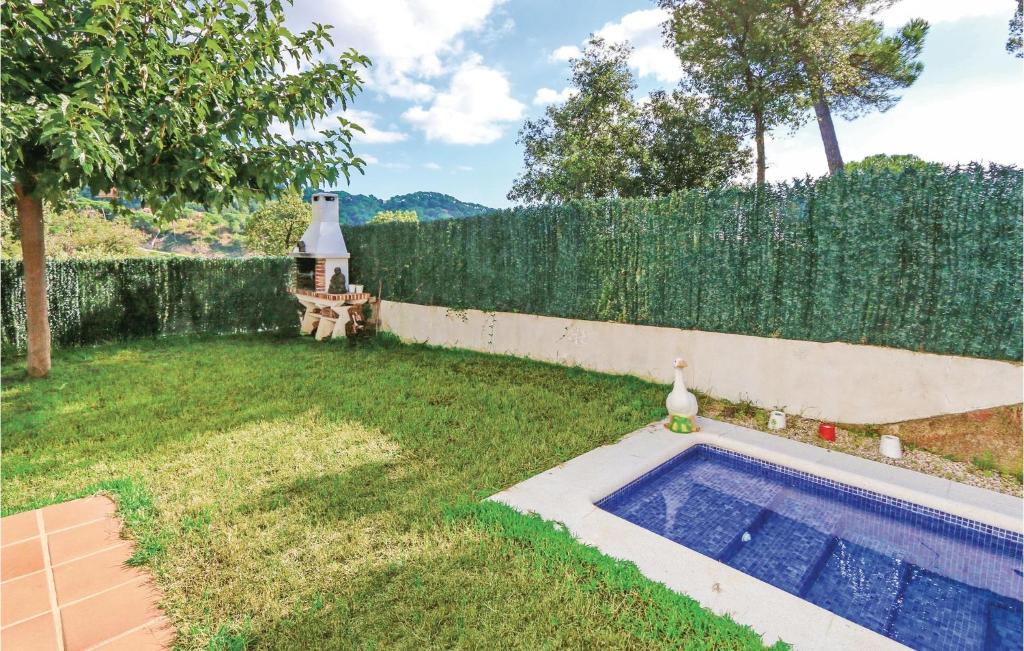 Awesome Home In St, Cebri De Vallalta With 3 Bedrooms, Private Swimming Pool And Swimming Pool photo 1