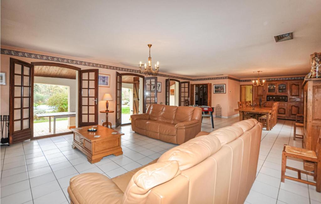 Beautiful Home In Prades With Wifi, Private Swimming Pool And Outdoor Swimming Pool photo 2
