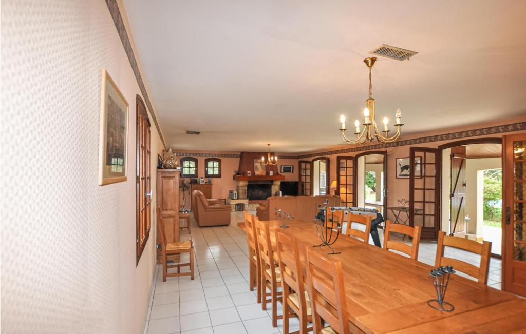 Beautiful Home In Prades With Wifi, Private Swimming Pool And Outdoor Swimming Pool photo 4