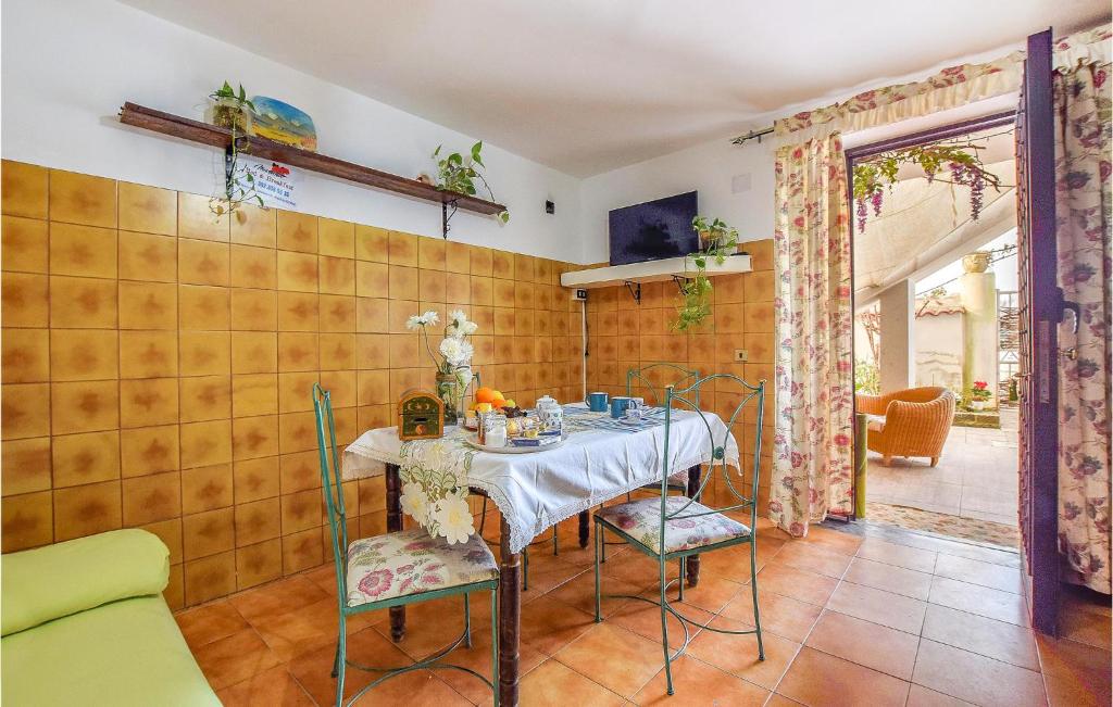Nice Apartment In Castel Volturno With 2 Bedrooms And Wifi photo 1