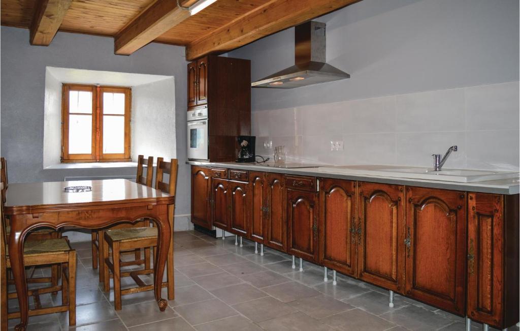 Awesome Home In Cheylade With 3 Bedrooms photo 2