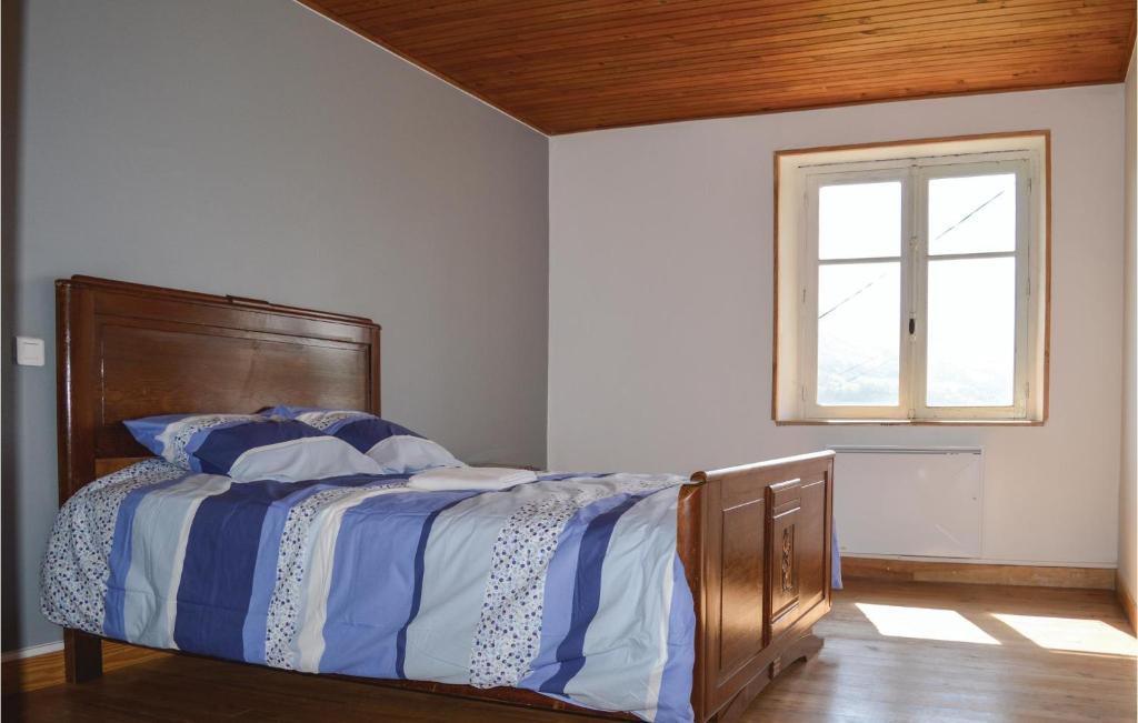 Awesome Home In Cheylade With 3 Bedrooms photo 4