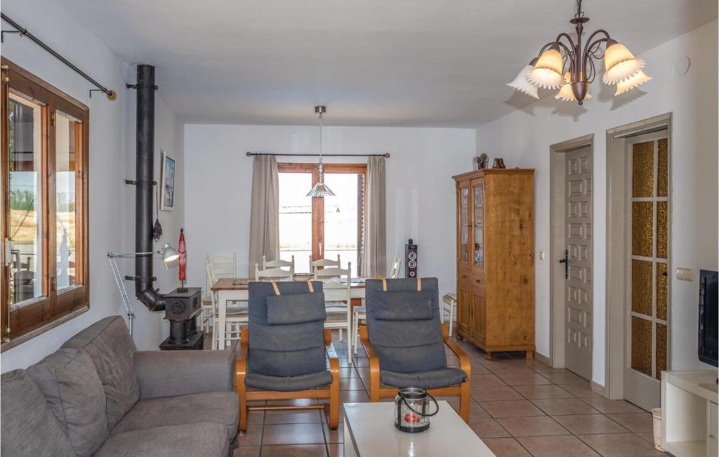 Stunning Home In Vidreres With 3 Bedrooms, Outdoor Swimming Pool And Swimming Pool photo 4