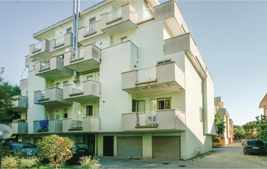 Beautiful Apartment In Rimini With 3 Bedrooms photo 2