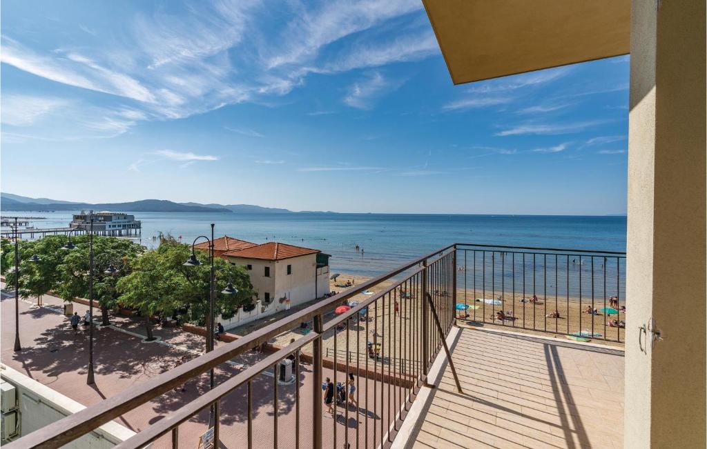 Nice Apartment In Follonica gr With 3 Bedrooms And Wifi photo 4