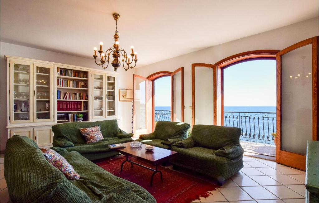 Stunning Apartment In Giardini Naxos With Wifi And 2 Bedrooms photo 2