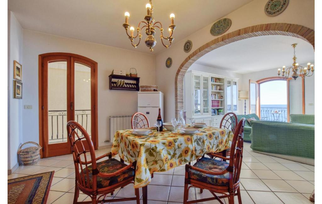 Stunning Apartment In Giardini Naxos With Wifi And 2 Bedrooms photo 4