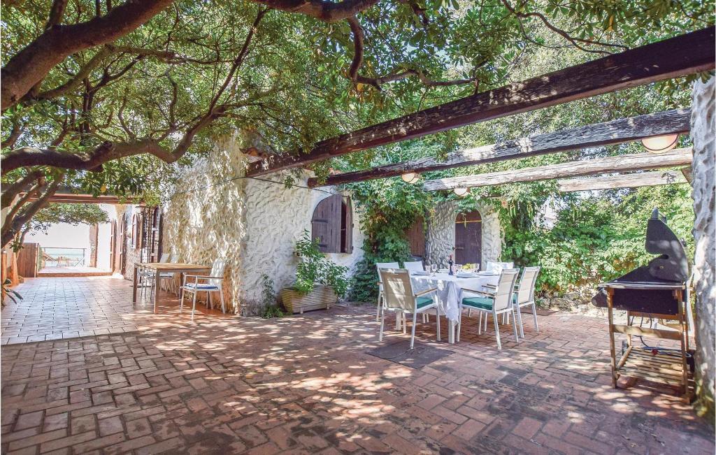 Beautiful Home In Tarquinia vt With 4 Bedrooms And Wifi photo 2