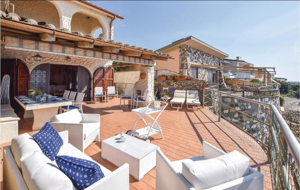Beautiful Home In Tarquinia vt With 4 Bedrooms And Wifi photo 3