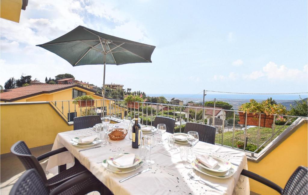 Beautiful Home In Massarosa With 3 Bedrooms, Wifi And Outdoor Swimming Pool photo 2