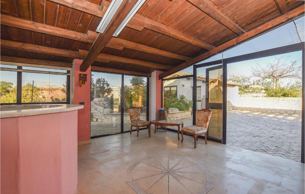 Beautiful Home In Scicli With 4 Bedrooms And Wifi photo 3